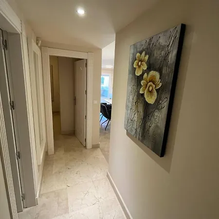 Apartment Piso 2 Habitaciones, Salon 2 Bano En Puerto Banus Vista Mar ! Marbella