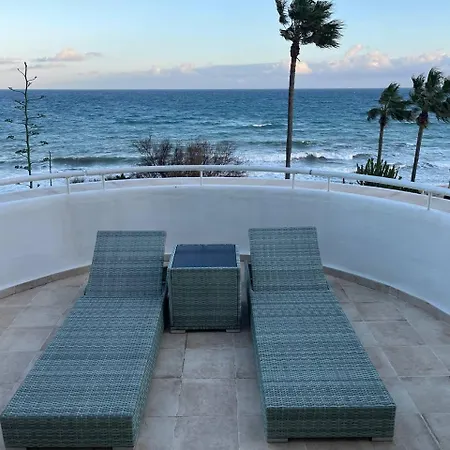 Piso 2 Habitaciones, Salon 2 Bano En Puerto Banus Vista Mar ! Marbella