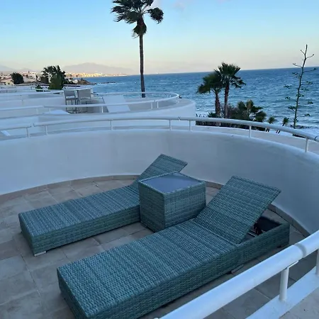 Piso 2 Habitaciones, Salon 2 Bano En Puerto Banus Vista Mar ! * Marbella