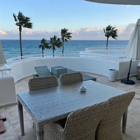 Apartment Piso 2 Habitaciones, Salon 2 Bano En Puerto Banus Vista Mar ! *
