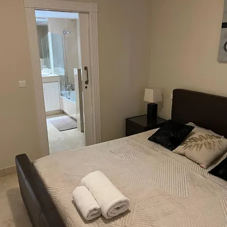 Apartment Piso 2 Habitaciones, Salon 2 Bano En Puerto Banus Vista Mar ! *